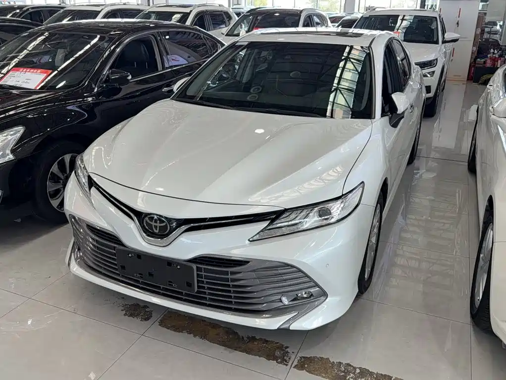 Toyota Camry — миниатюра 2