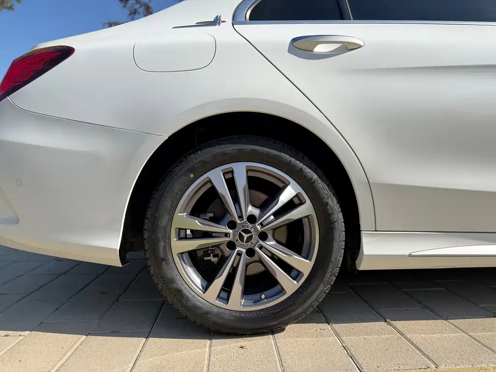 Mercedes-Benz C-Class — миниатюра 17