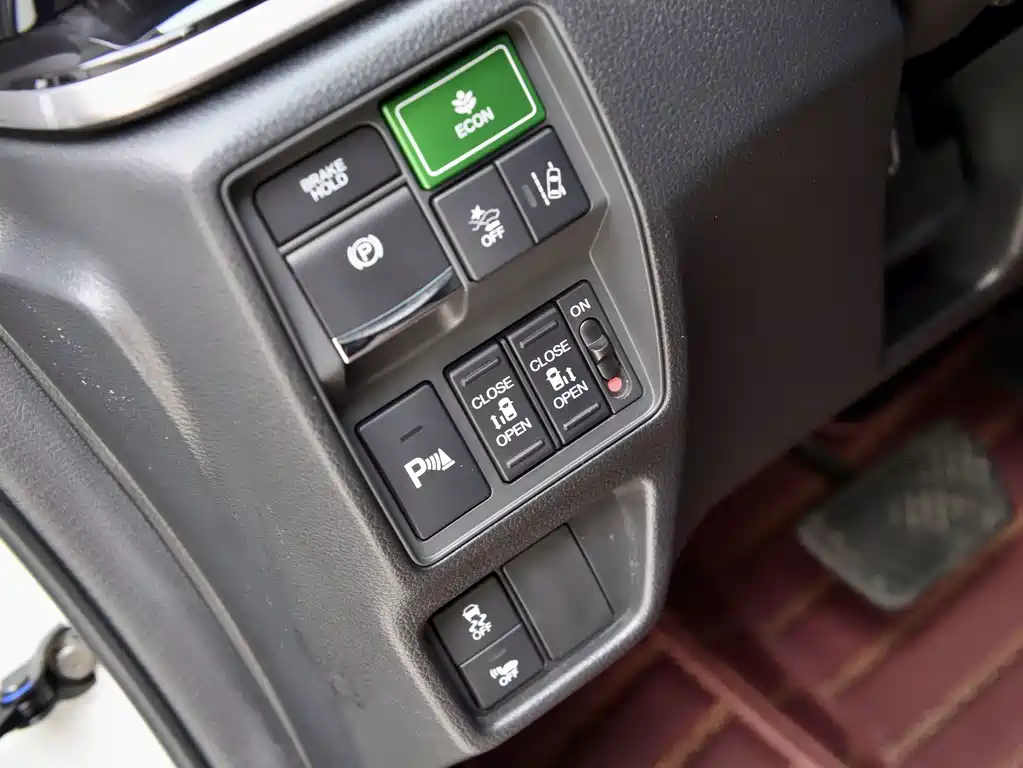 Honda Elysion — миниатюра 15