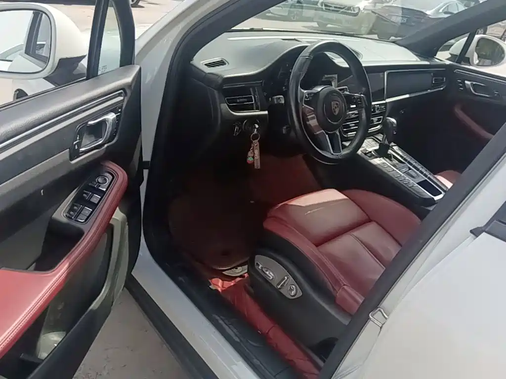Porsche Macan — миниатюра 16