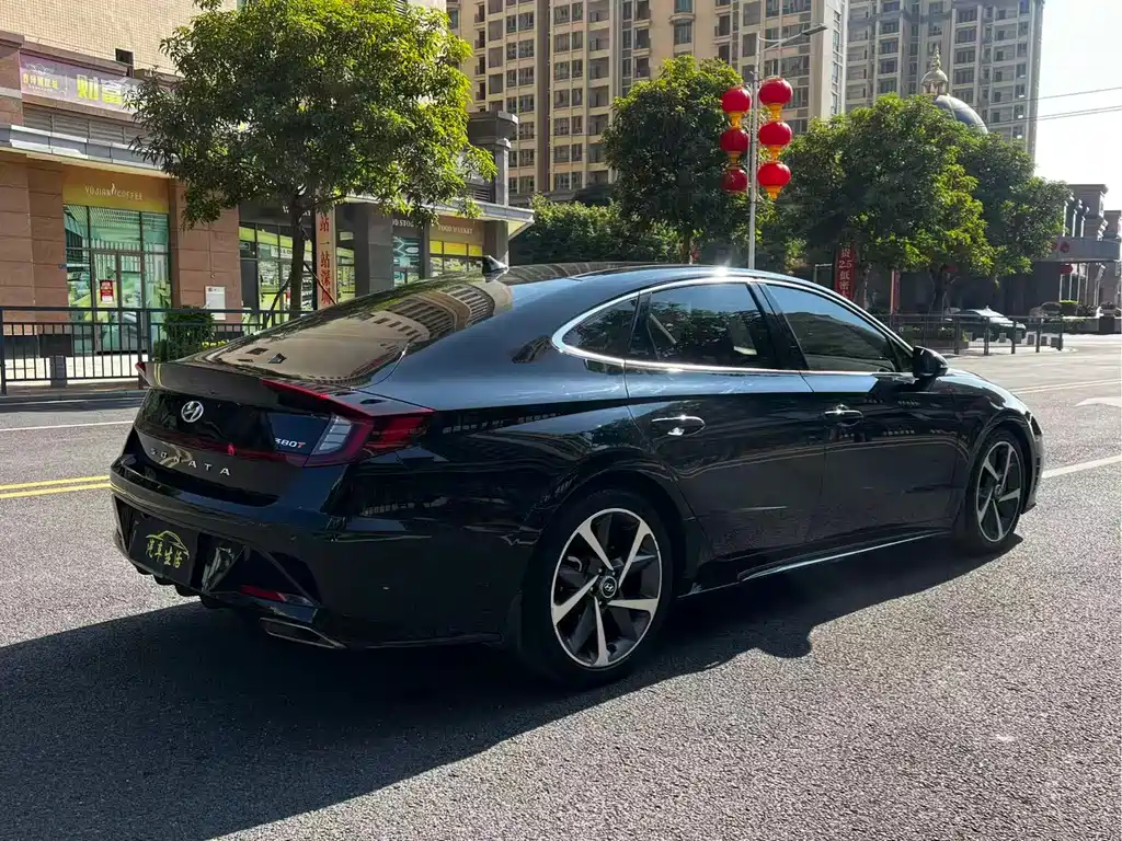 HYUNDAI SONATA