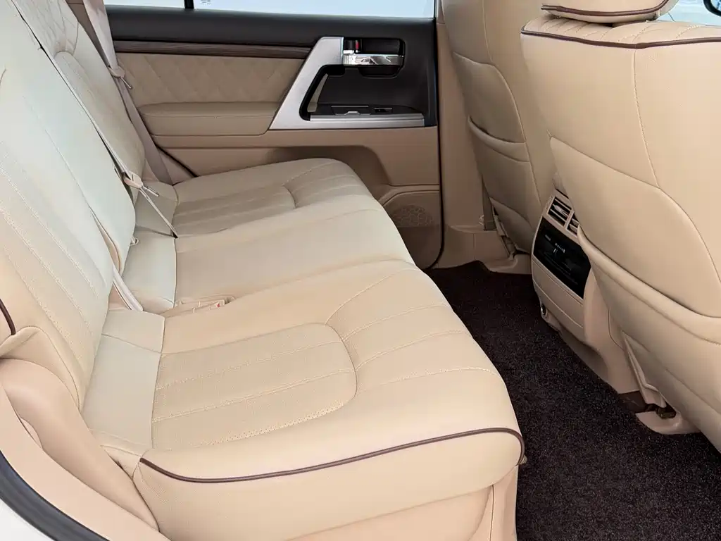Toyota Land Cruiser — миниатюра 8