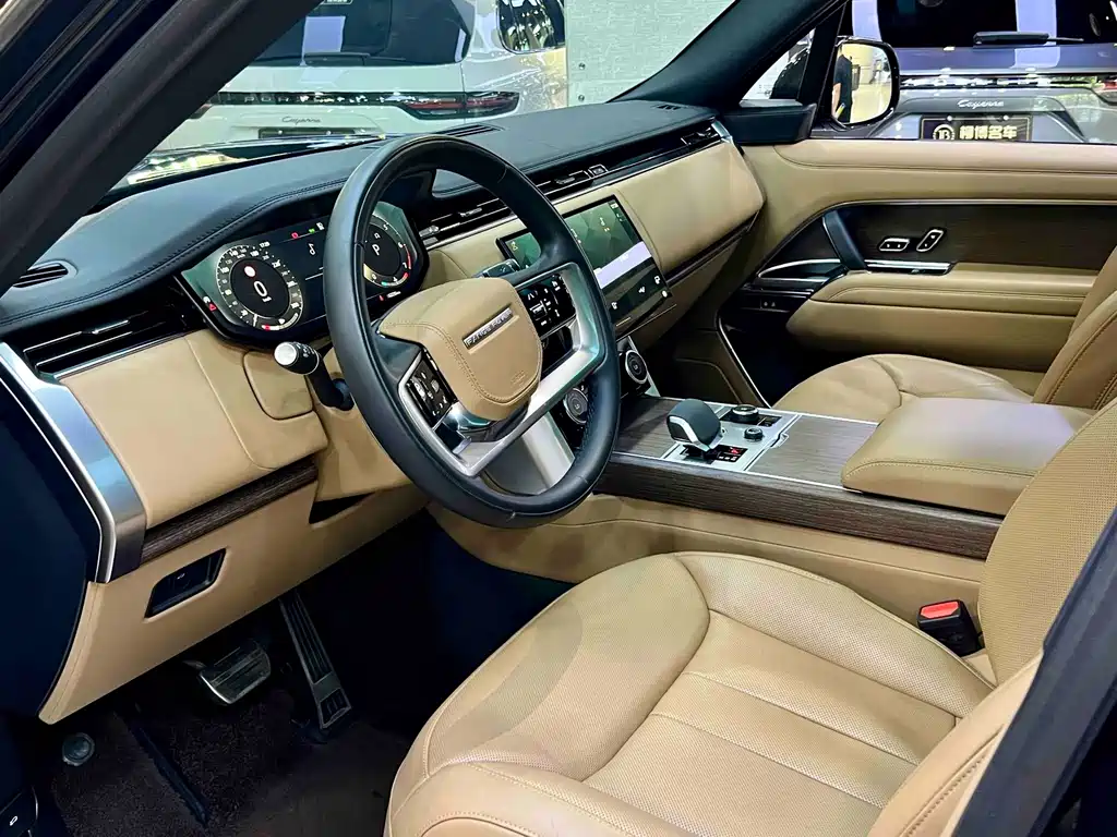 Land Rover Range Rover 2023 3.0 L6 400PS мест Long Wheelbase