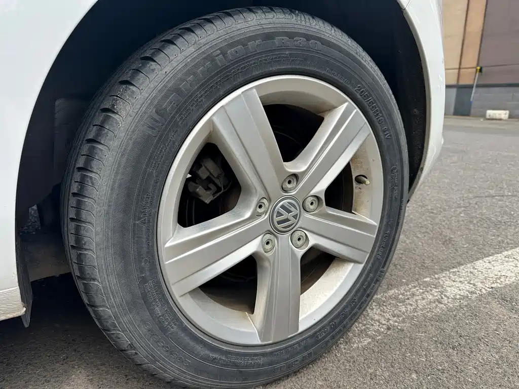 Volkswagen Golf 2014 1.4TSI MT Comfort
