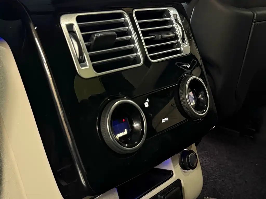 Land Rover Range Rover — миниатюра 12