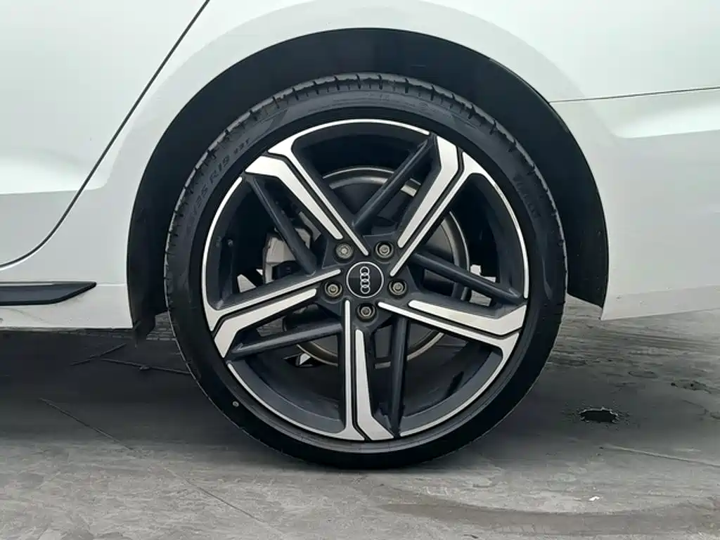 Audi A4L — миниатюра 10