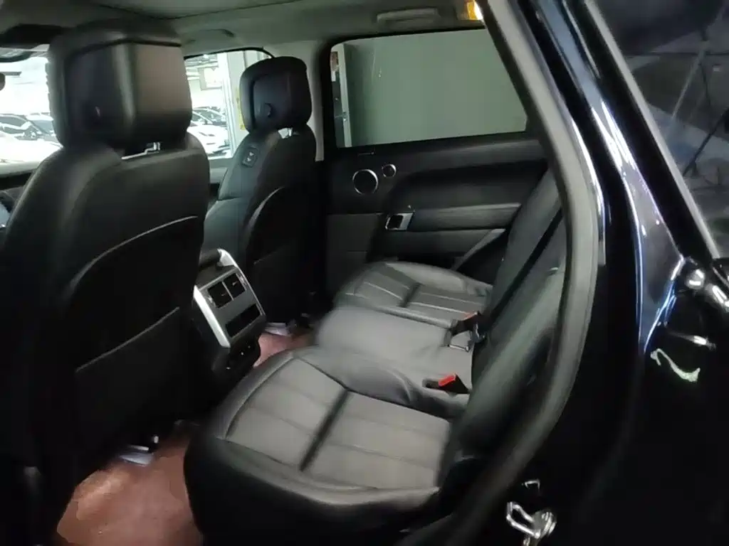 Land Rover Sport PHEV — миниатюра 17