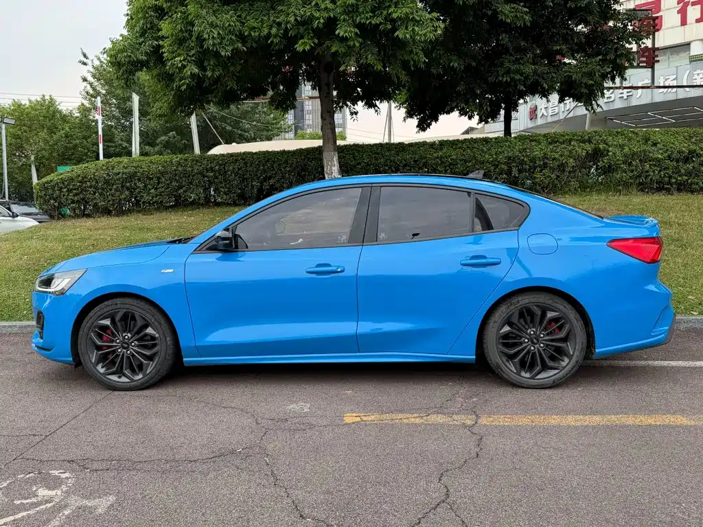 Ford Focus — миниатюра 3