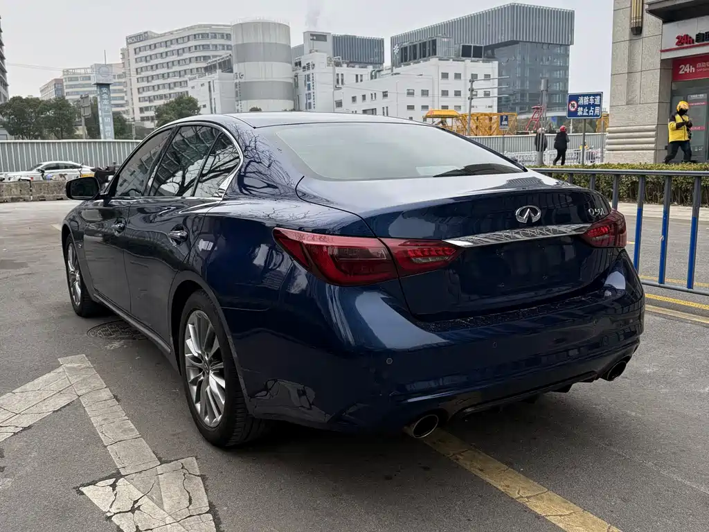 INFINITI Q50L