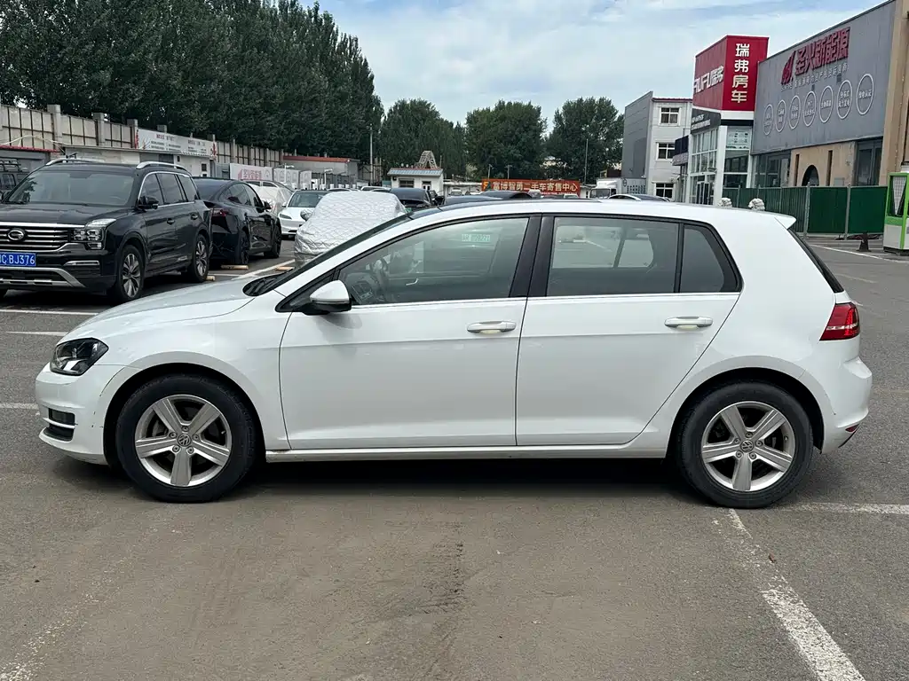 Volkswagen Golf 2014 1.4TSI MT Comfort