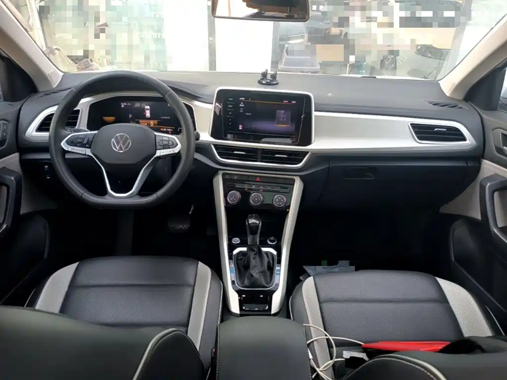 Volkswagen T-Roc — миниатюра 10