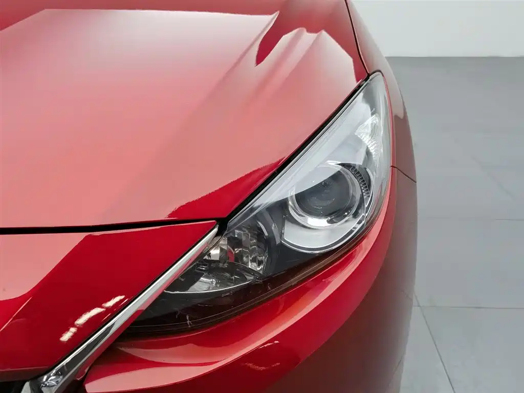 Mazda Mazda3 3 2016 1.5L AT Luxury
