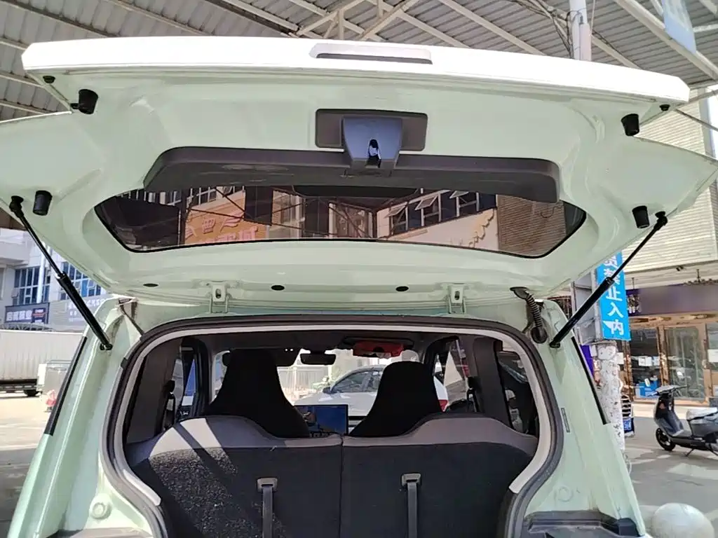 Wuling MINIEV — миниатюра 19