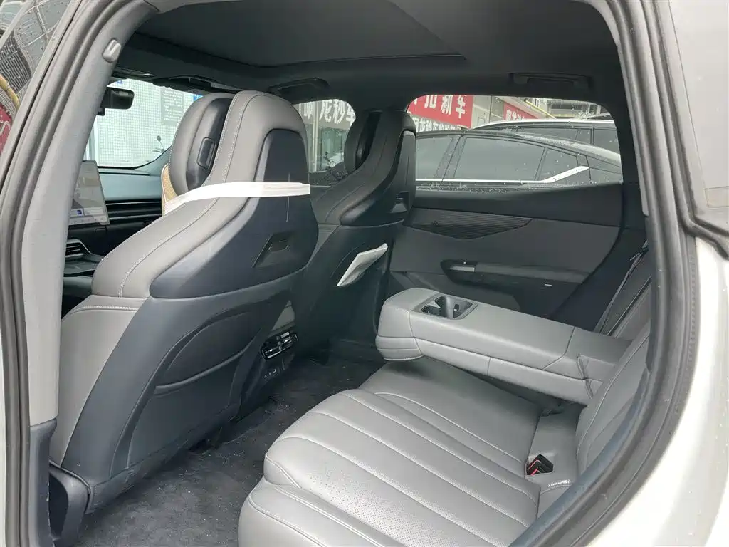 Lynk & Co 07 EM-P 2024 EM-P 126 Pro