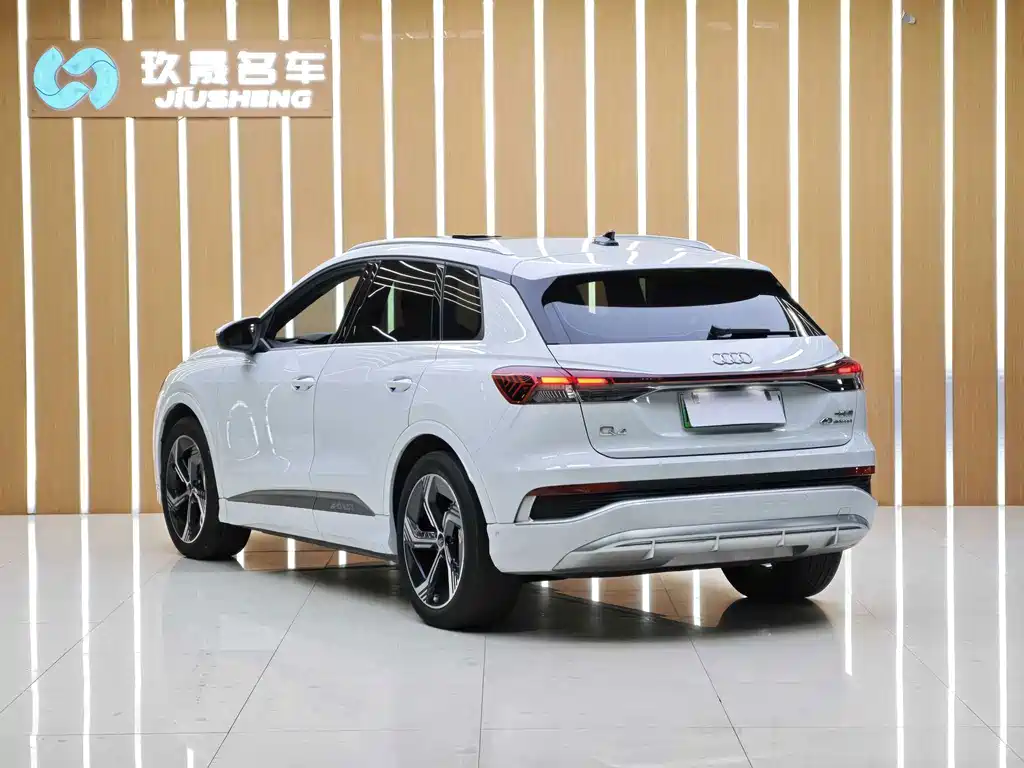 Audi Q4 e-tron — миниатюра 20
