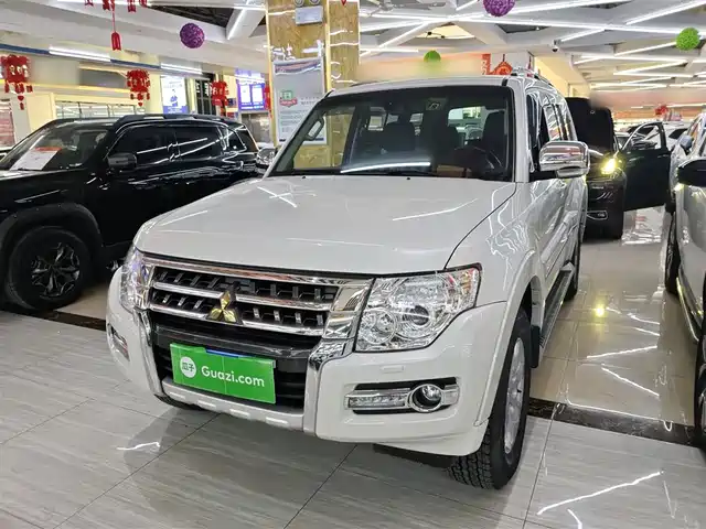 mitsubishi pajero
