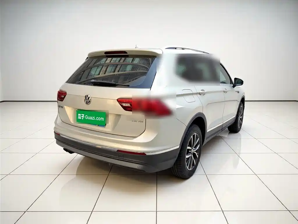 Volkswagen Tiguan L L 2017 330TSI AT Luxury