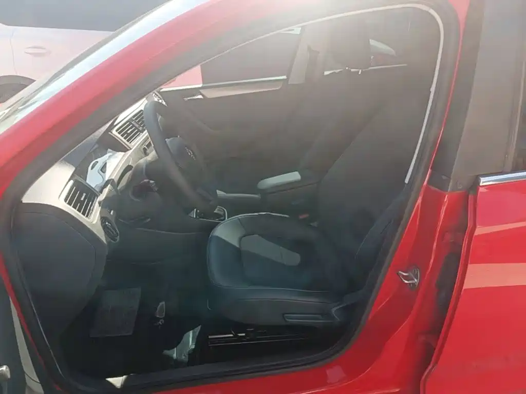 Skoda Rapid Spaceback — миниатюра 15