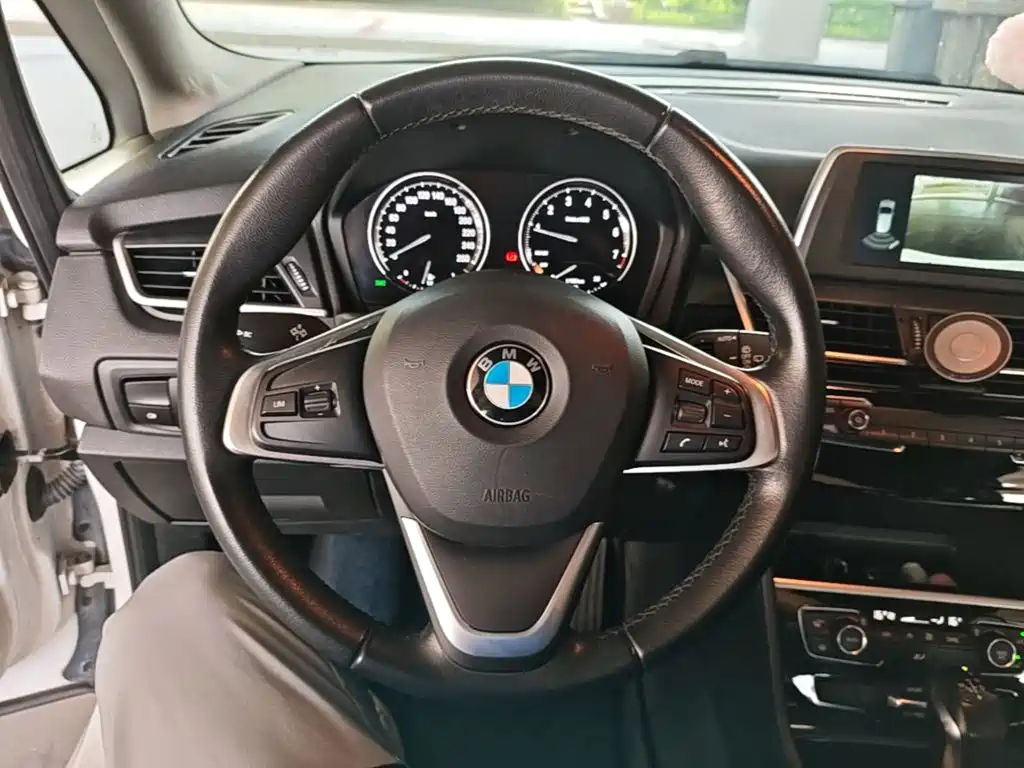 BMW 2 Series Active Tourer — миниатюра 11
