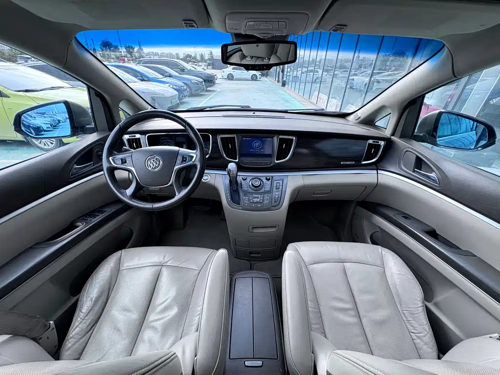 Buick GL8 — миниатюра 8