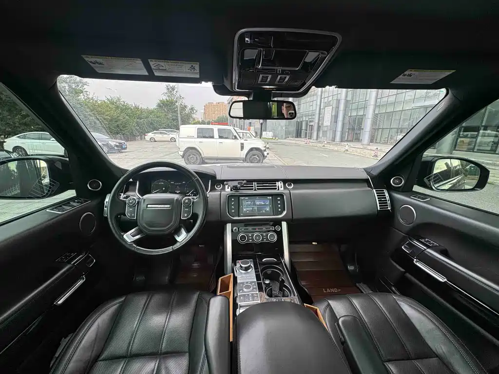 Land Rover Range Rover — миниатюра 8