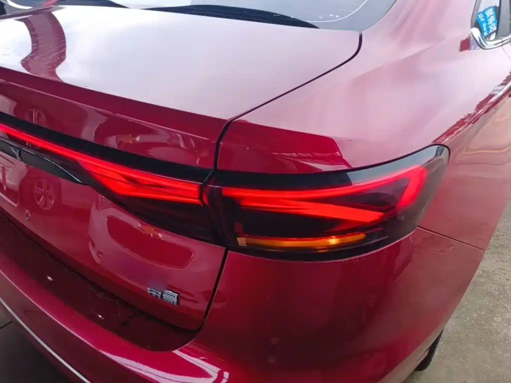 Geely Emgrand — миниатюра 8