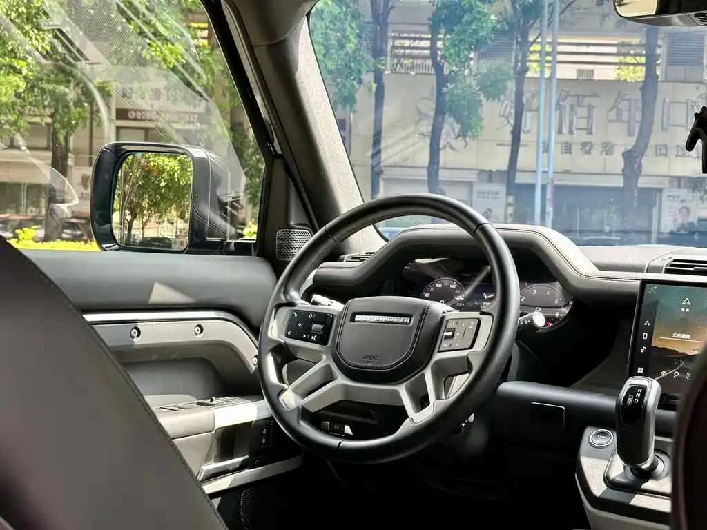 Land Rover Defender — миниатюра 18