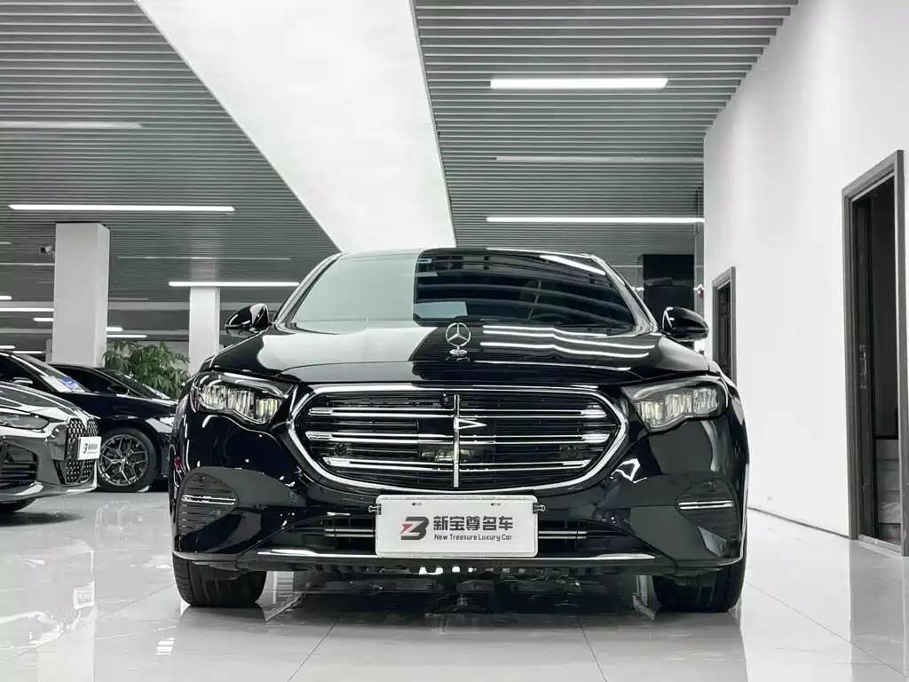 Mercedes-Benz E-Class — миниатюра 2