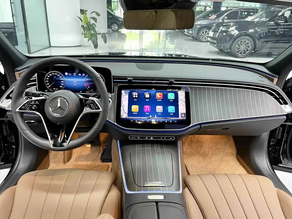 Mercedes-Benz E-Class — миниатюра 4