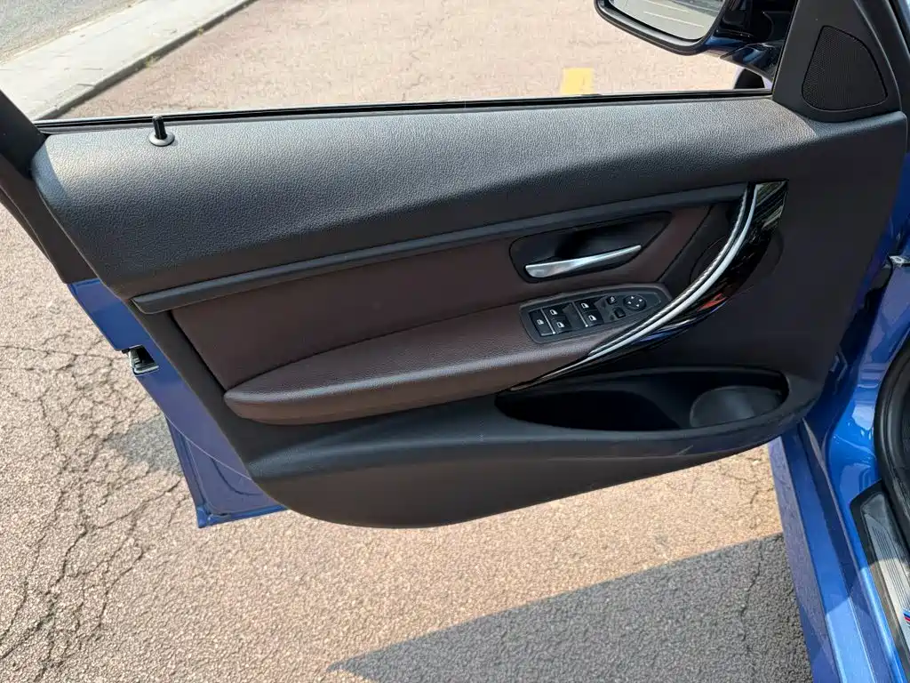 BMW 3 Series — миниатюра 6