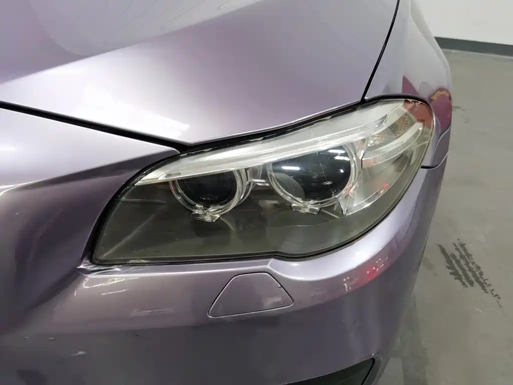 BMW 5 Series — миниатюра 7
