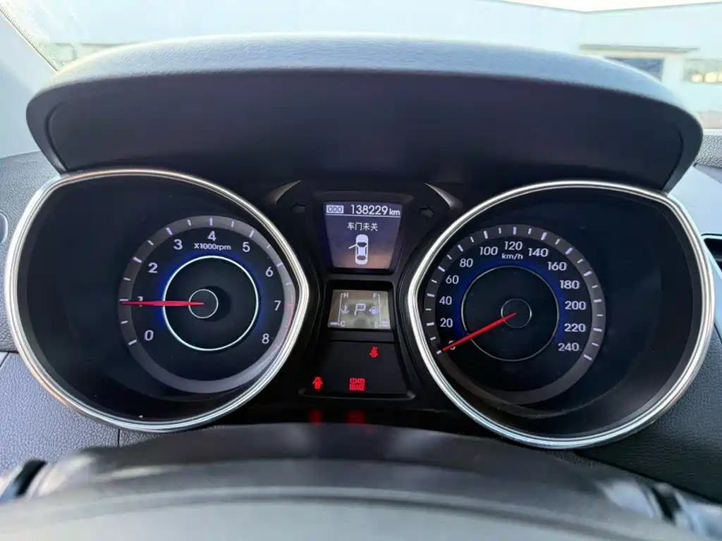 Hyundai Elantra Langdong — миниатюра 6