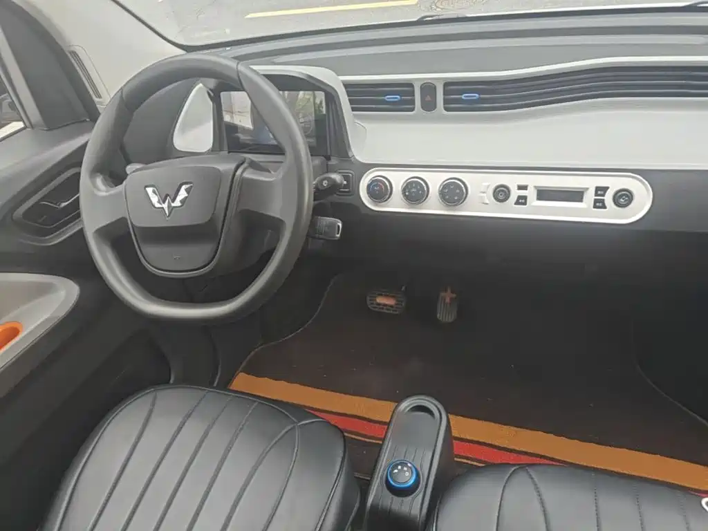 Wuling MINIEV — миниатюра 10