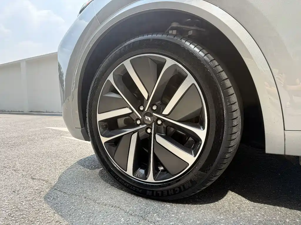 Li Auto Li L9 — миниатюра 6