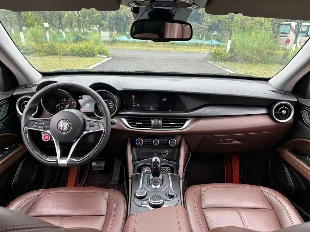 Alfa Romeo Stelvio — миниатюра 6