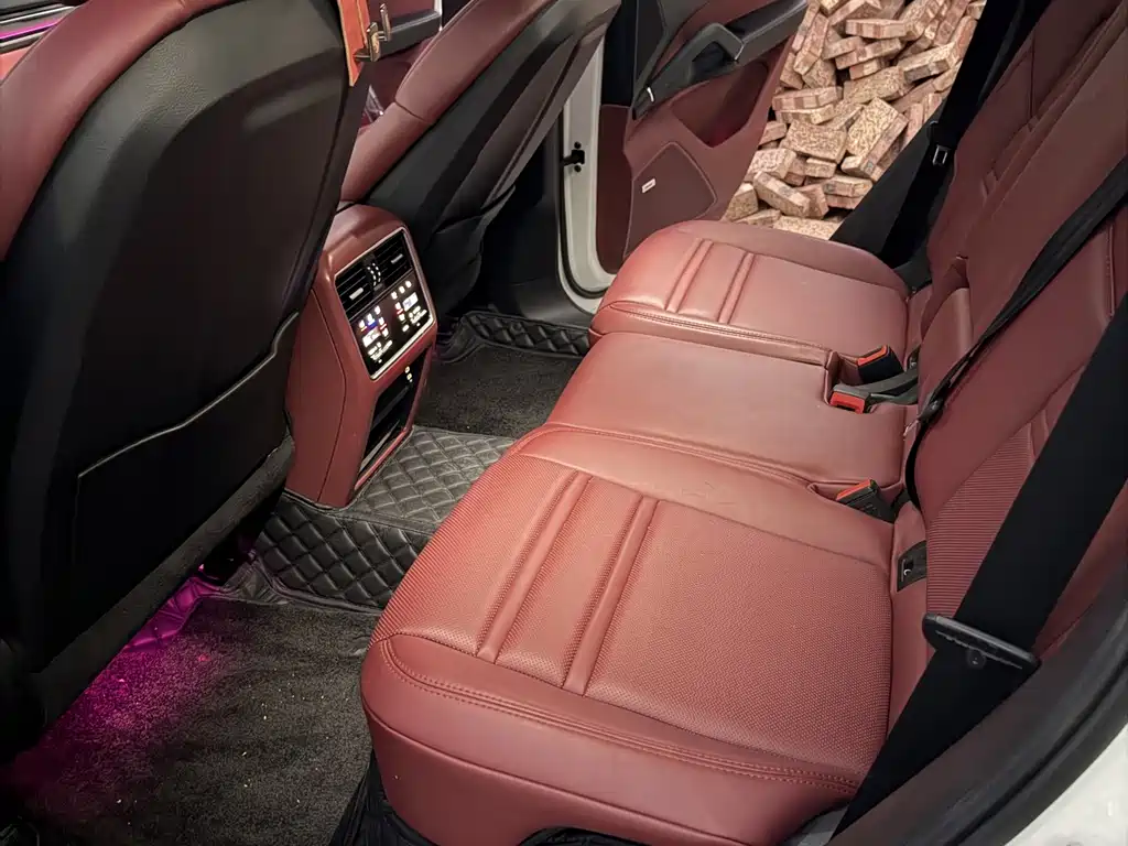 Porsche Cayenne — миниатюра 4