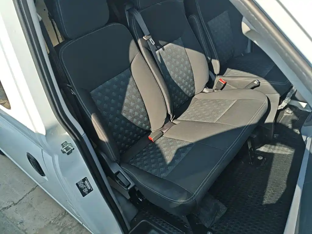 MAXUS V80 — миниатюра 25