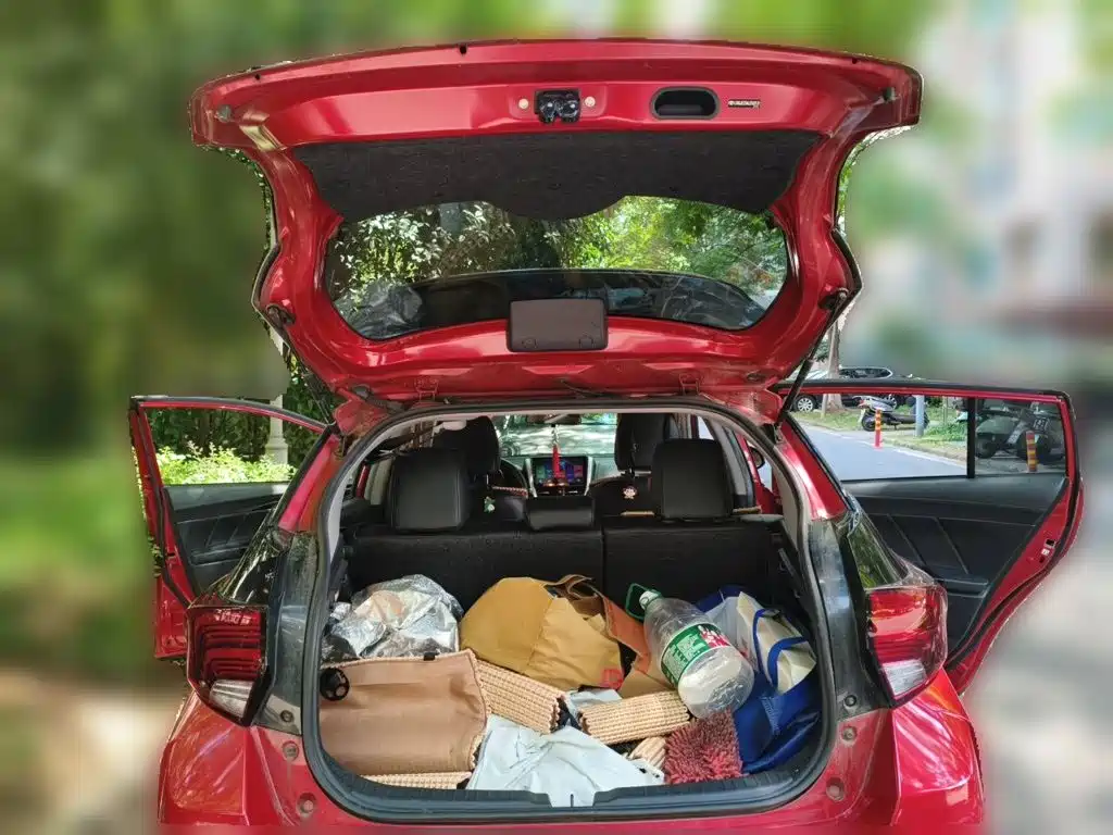 Toyota Yaris L — миниатюра 10