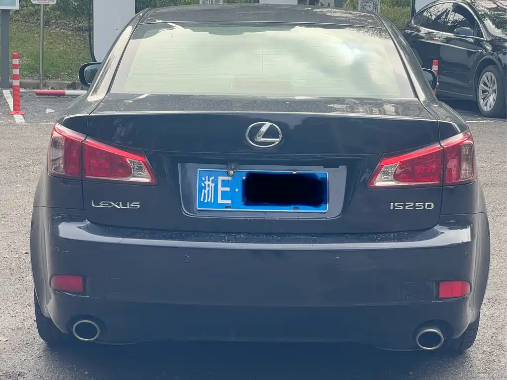 Lexus IS — миниатюра 3
