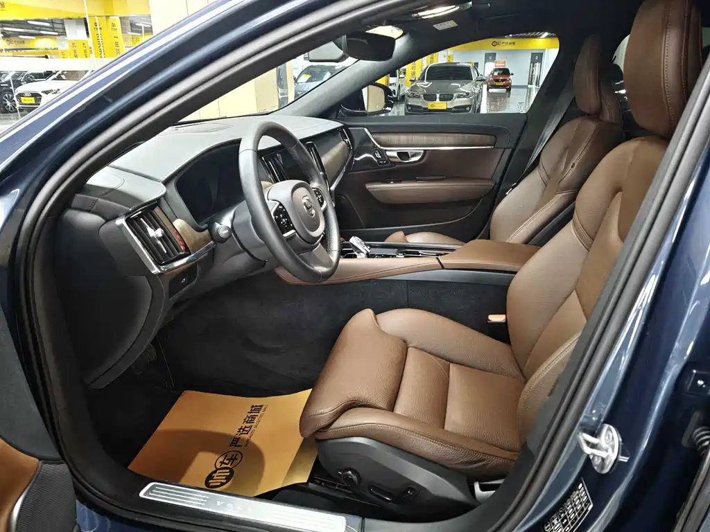 Volvo S90 — миниатюра 8