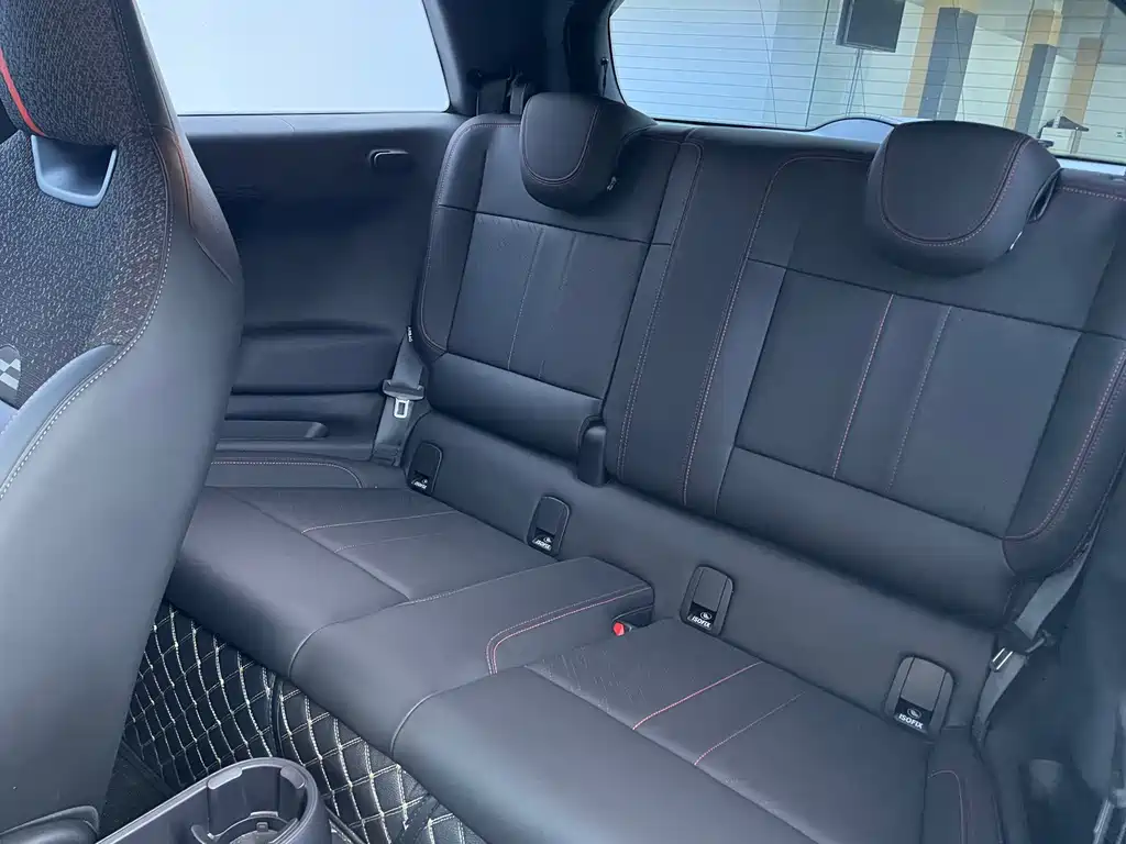 MINI MINI JCW EV — миниатюра 9