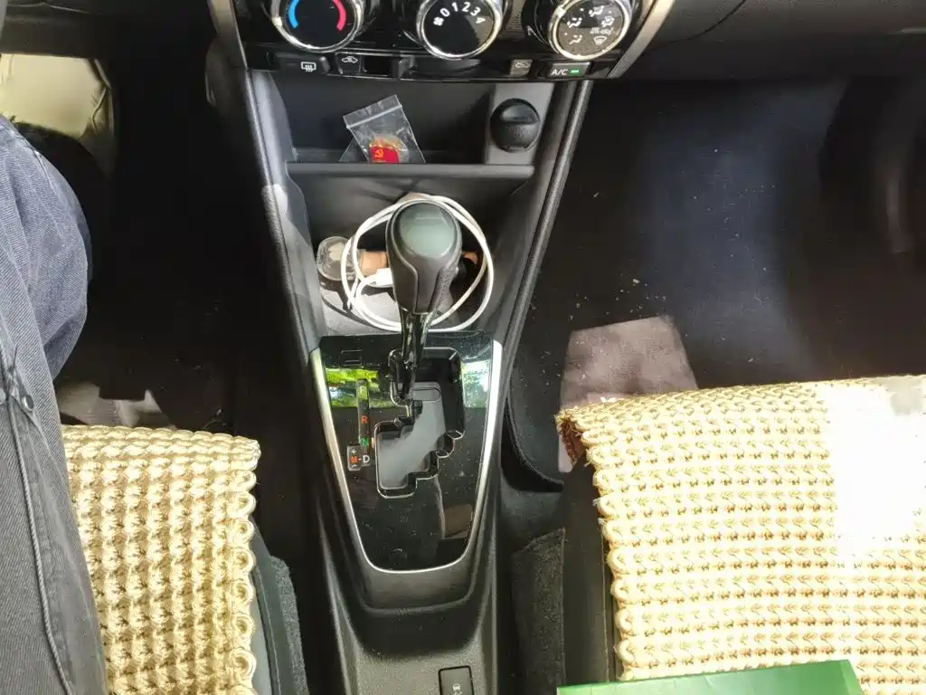 Toyota Yaris L — миниатюра 7
