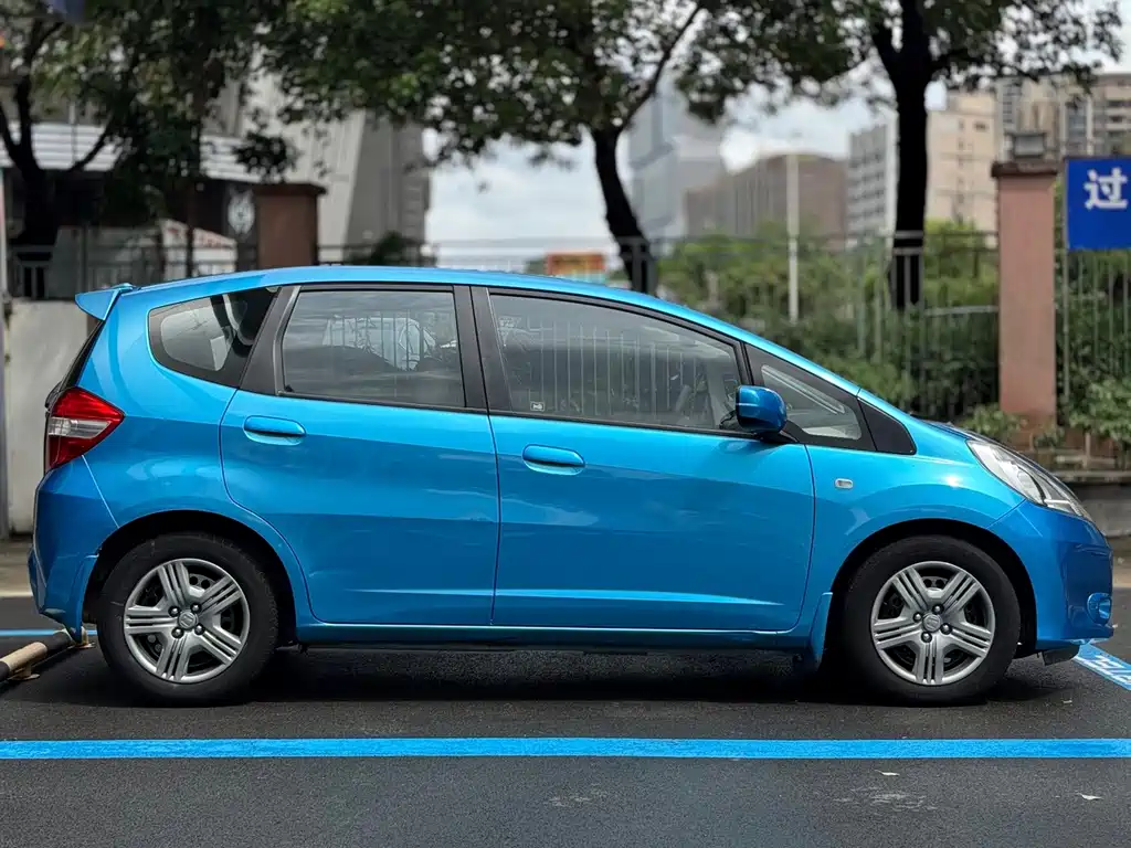 Honda Fit — миниатюра 4