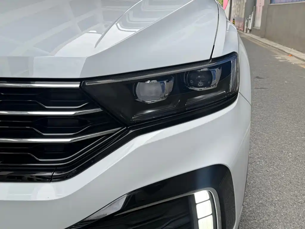 Volkswagen T-Roc — миниатюра 25