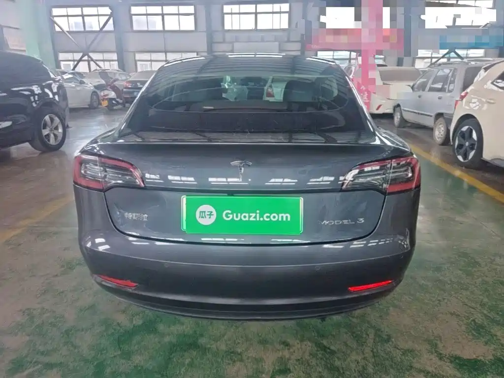 Tesla Model 3 — миниатюра 6