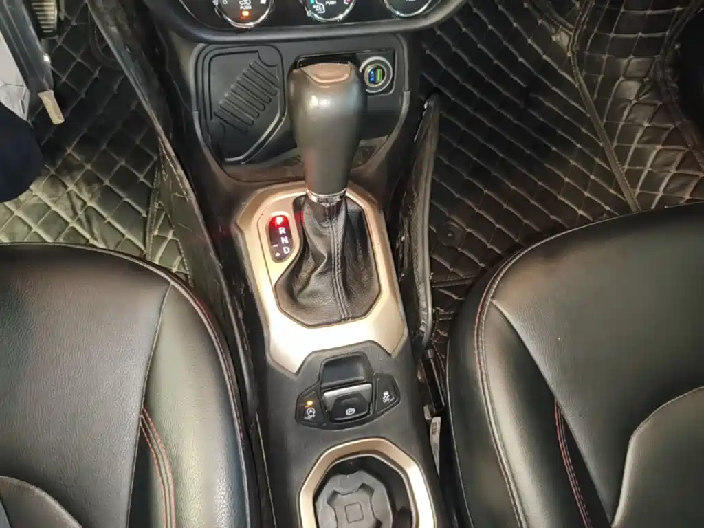 Jeep Renegade — миниатюра 14