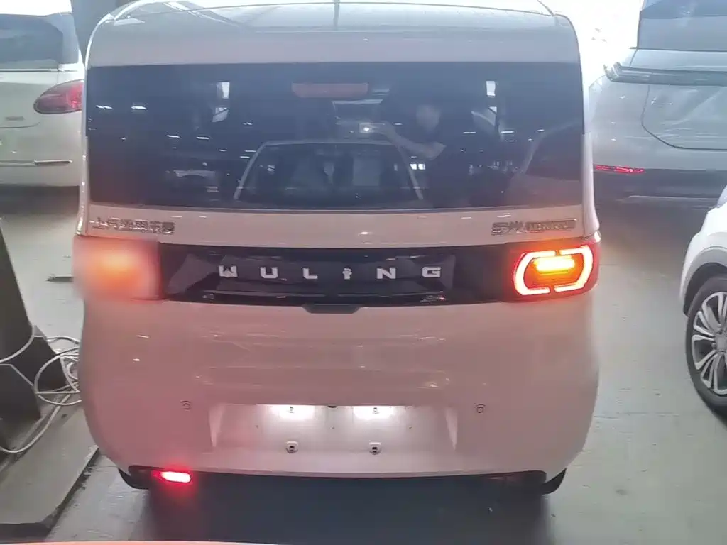 Wuling MINIEV — миниатюра 6
