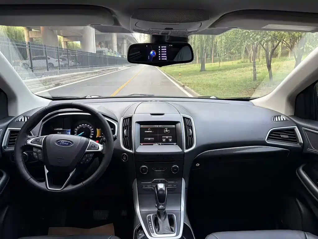Ford Edge — миниатюра 5