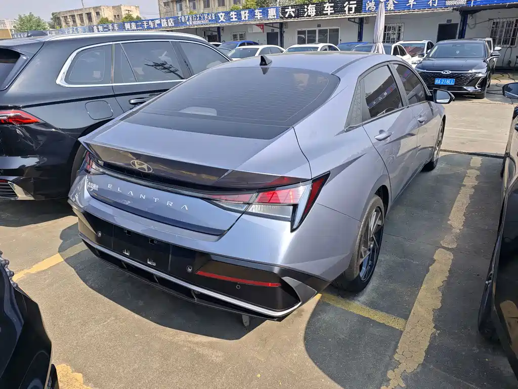 Hyundai Elantra — миниатюра 16