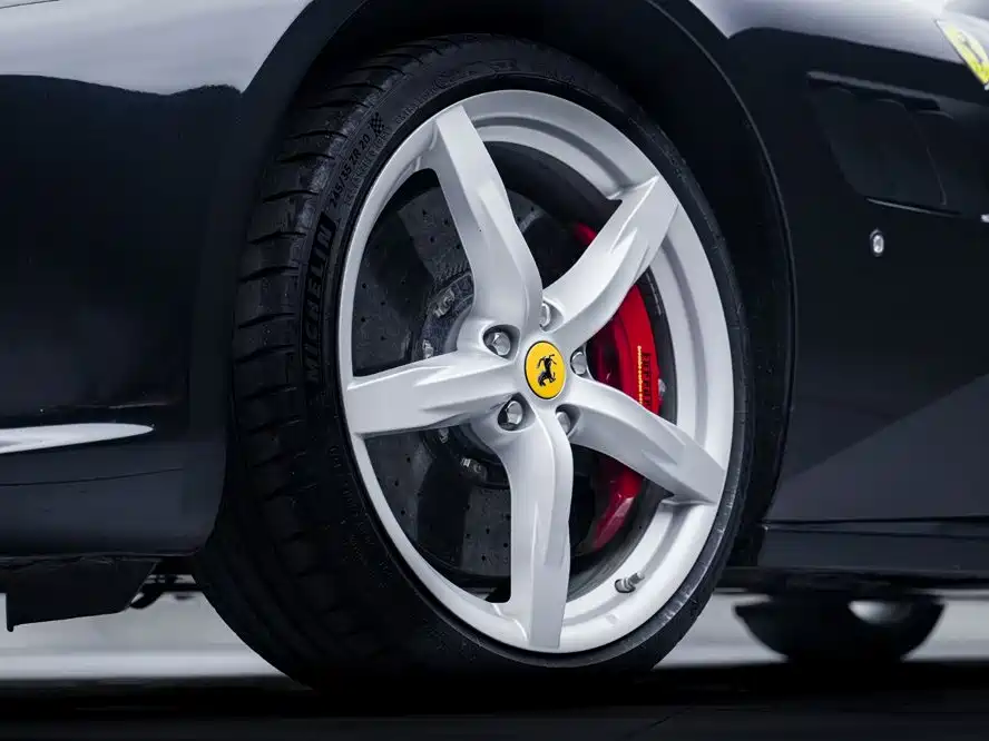Ferrari GTC4Lusso 2017 3.9T V8